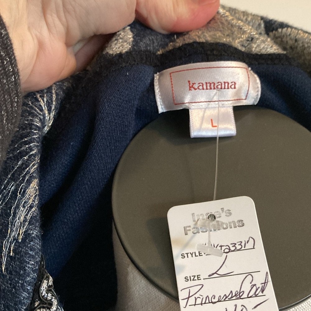 BRAND NEW Kamana Stunning Sweater Jacket - Picture 7 of 7